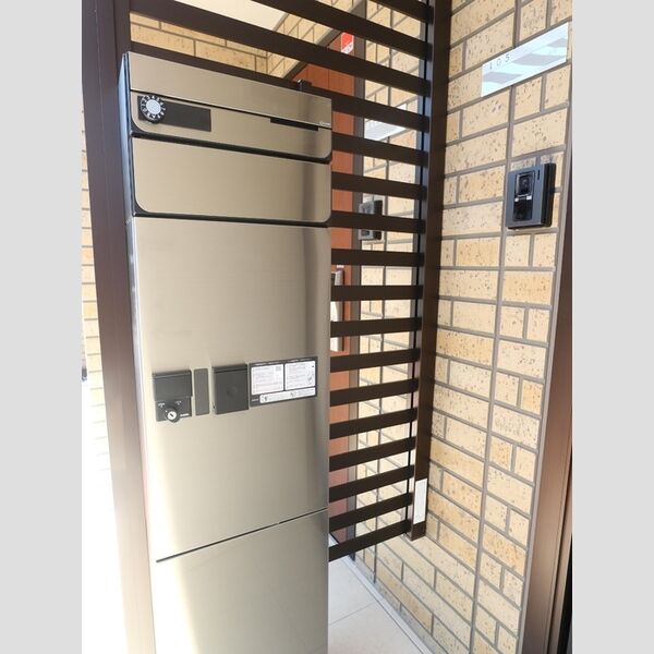 ディアコート105号室 宅配ボックス