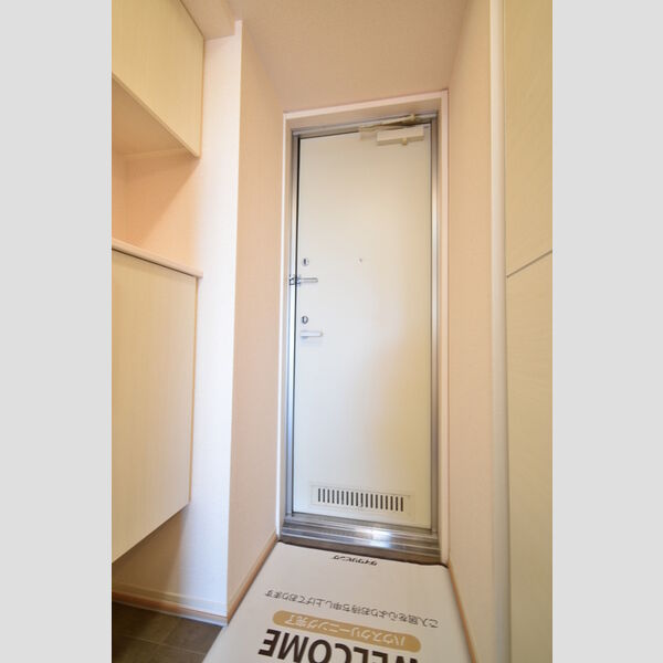 フローラルガーデン 玄関