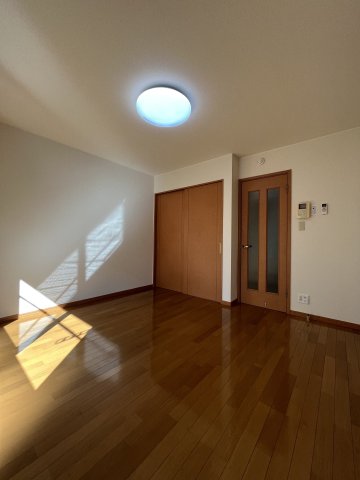 メイプル・ガーデン0106号室 内観