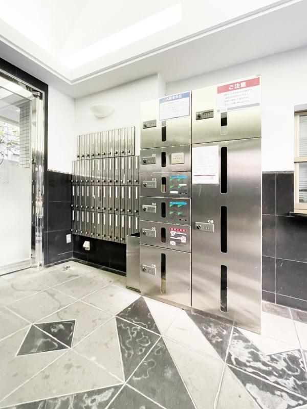 第62クリスタルマンション8階 エントランス