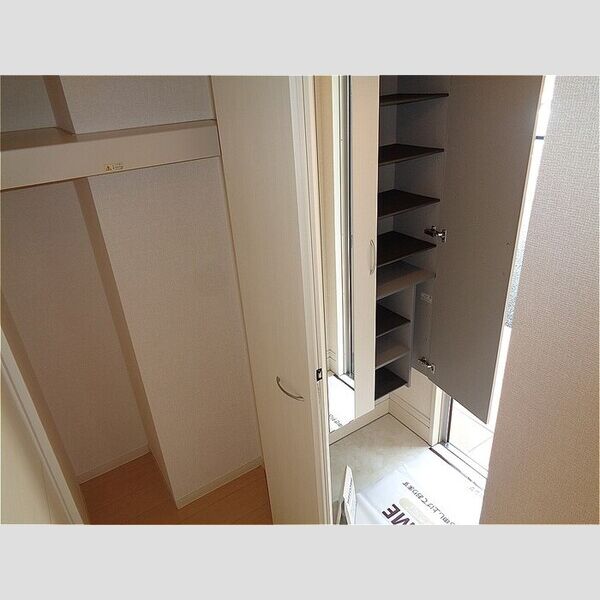 アドバンスコート　B 玄関