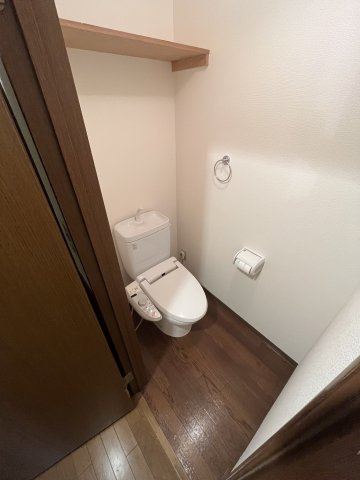 アン・シャーリー0102号室 トイレ