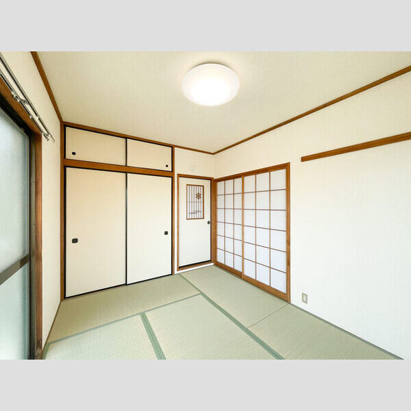 ビラ・フラワーヒル203号室 和室