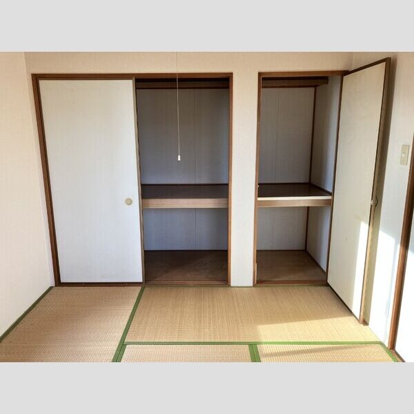 プレミ―ル鴨川 物入