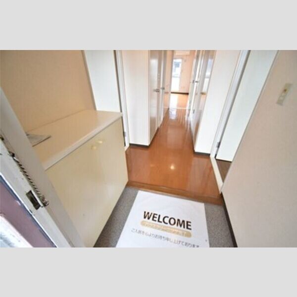 Bellevue参番館205号室 玄関