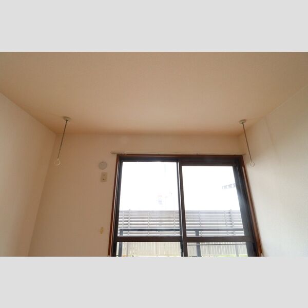 Dear Court　Ⅰ102号室 室内物干し金具