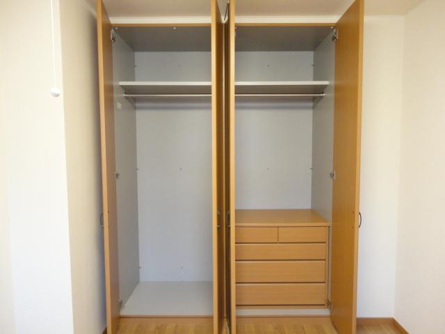 ＴＩＡＲＡ（ティアラ）101号室 クローゼット