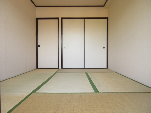 グランデール緑園4階 和室　※別号室の参考写真(現況優先・仕様違いの場合あり)