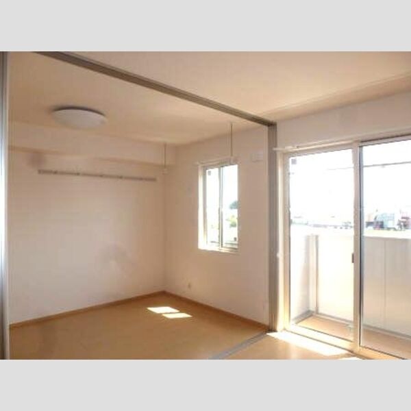 サンモール(新宿町)103号室 洋室