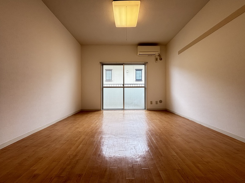 ACCENT駒岡 リビング