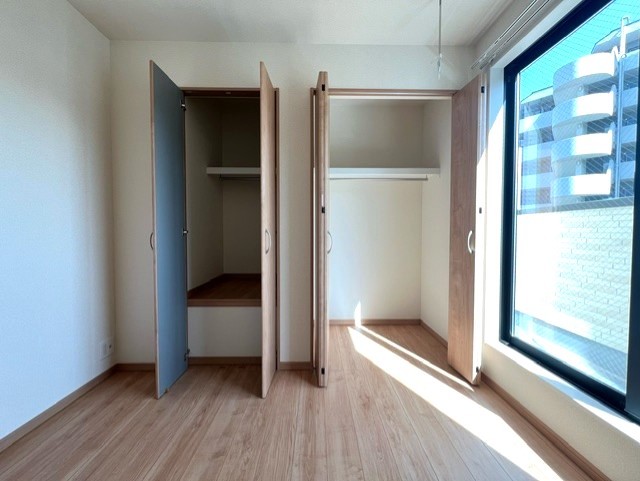 パークサイドA号室 収納