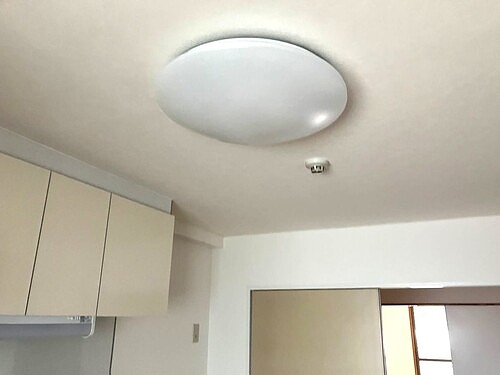 レジデンス船橋 キッチン照明器具　※同タイプ別部屋２０２５年６月撮影