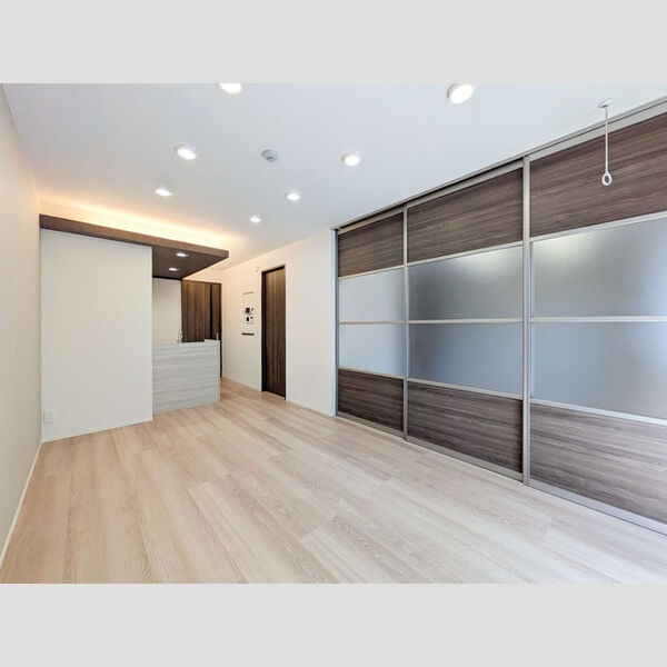 ノーブルラフィネ土呂町102号室 リビング