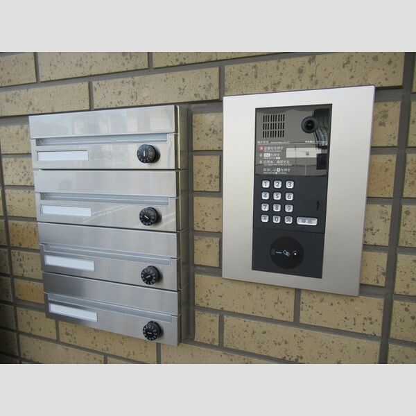 バースバレー205号室 集合ポスト・オートロック