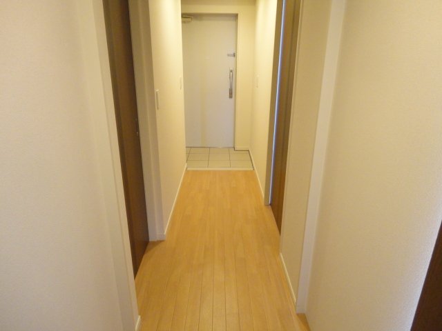 Ｒｅｇａｌｉａ（レガリア） 廊下～玄関