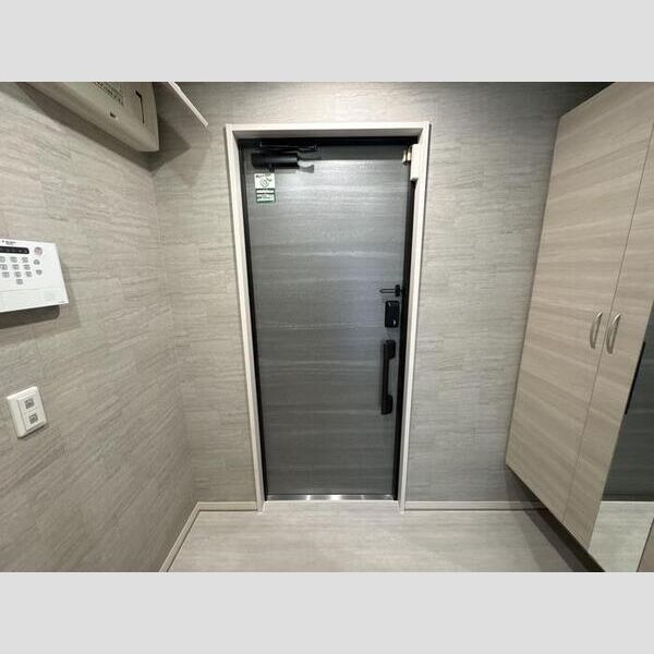 オードリーコート302号室 玄関