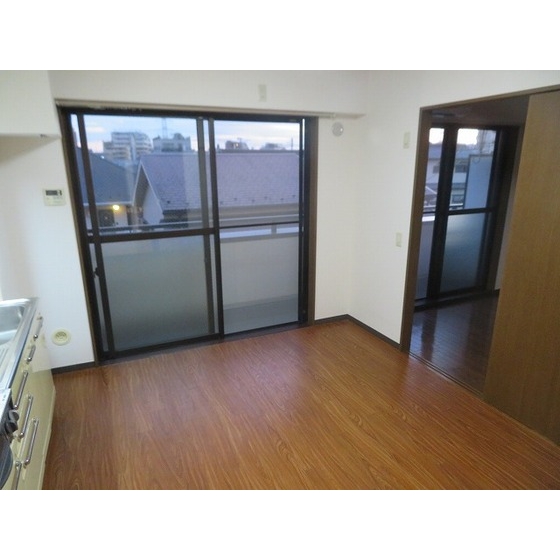 ファミーユコート恩田Ｂ棟0302号室 内観