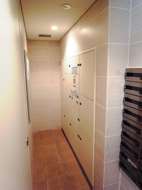 アビダス舎人テラス（賃貸）3階 宅配ボックス