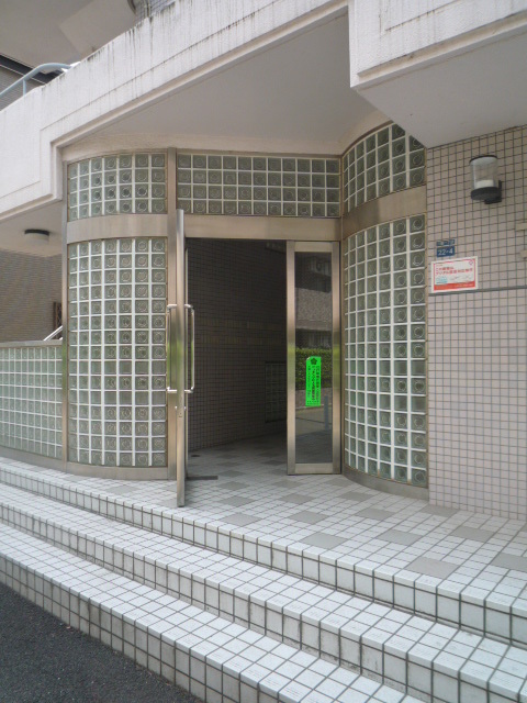 フェイマス富藤3階 エントランス