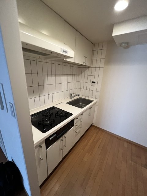 メインステージ広尾 システムキッチン（3口ガスコンロ・グリル付）