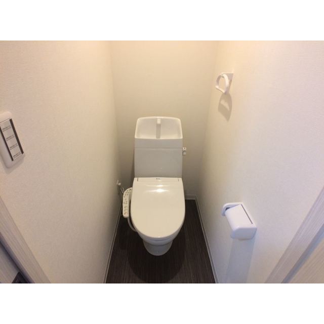 スリーパインズ204号室 内観