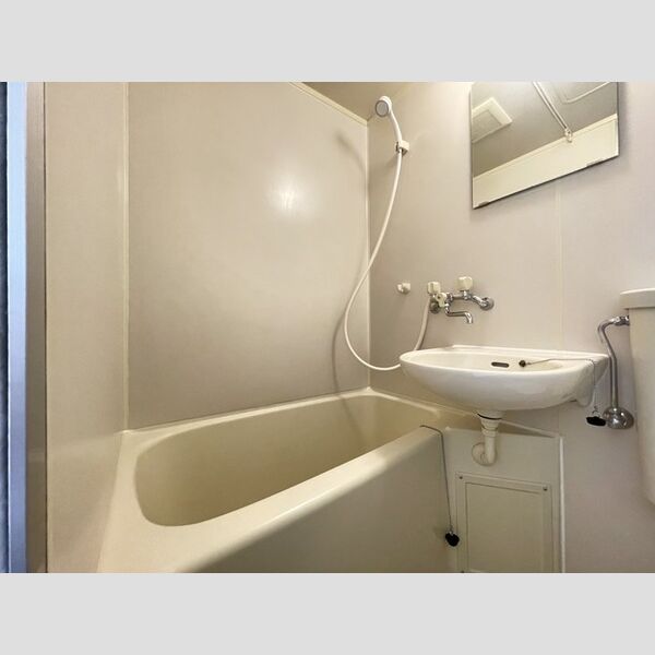 シーサイド金沢105号室 浴室