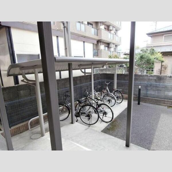 セピアコート本町 駐輪場