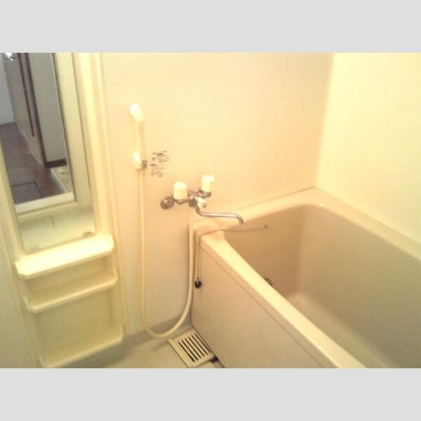 ソレーユ西船205号室 浴室