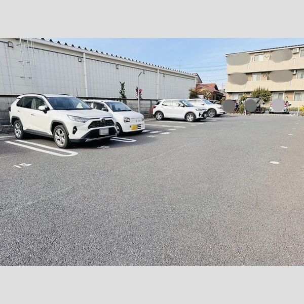 ブライト　B 駐車場