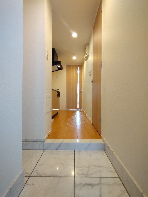 クレイシア新大塚 玄関