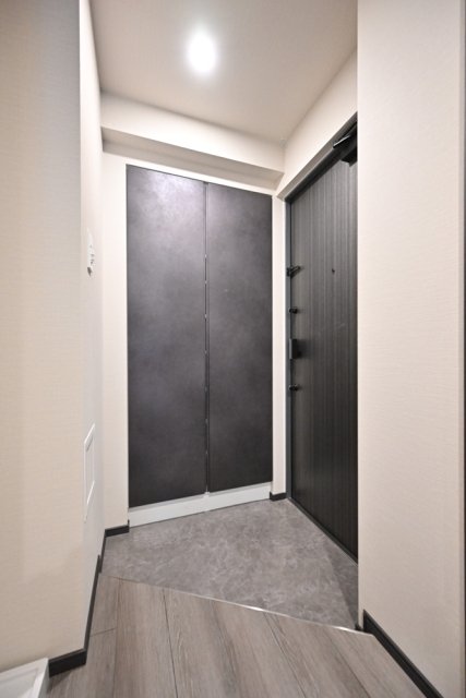 ＧＲＡＮＳＩＴＥ　ＮＡＫＡＭＥＧＵＲＯ11階 玄関