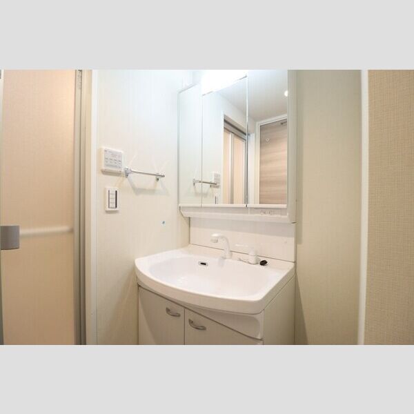 LIGHT  HOUSE 洗髪洗面化粧台