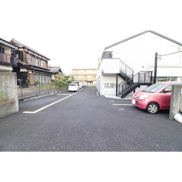 ベループ・サンタナ203号室 駐車場