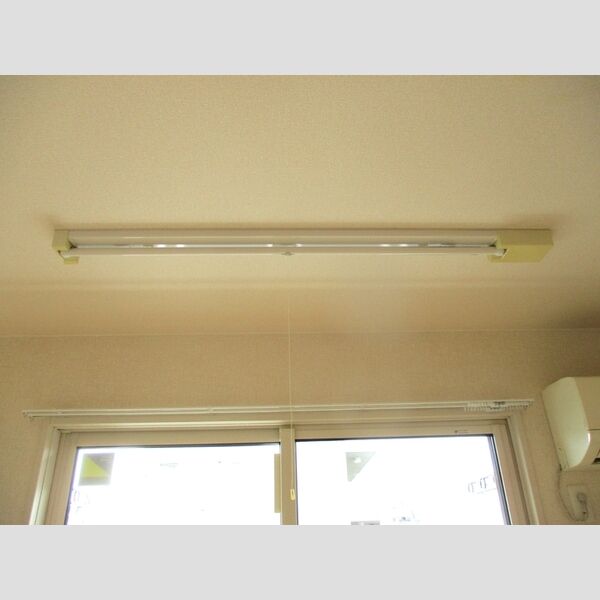 ボヌールヴィー206号室 室内物干し