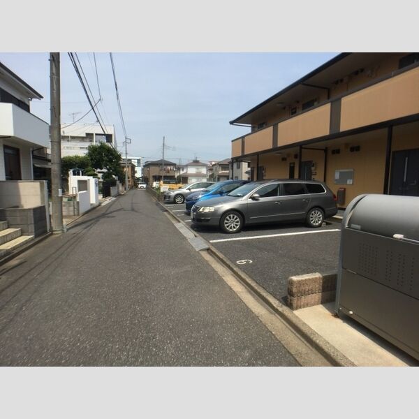 キャトルセゾン 駐車場