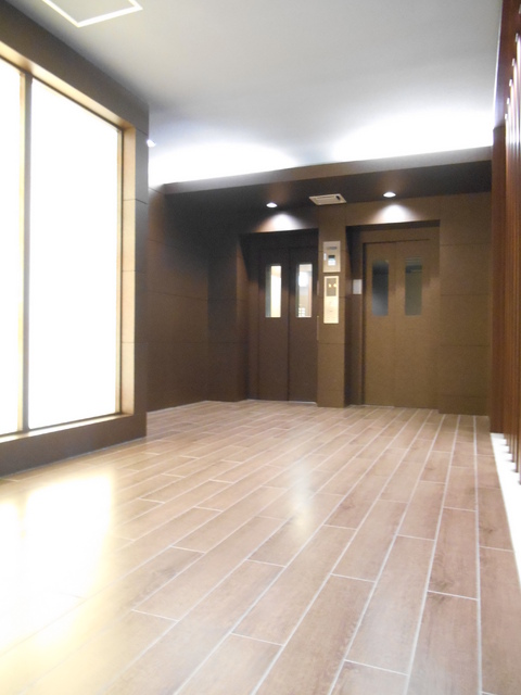 ガーラ・プレシャス横濱関内6階 防犯カメラ付きエレベーター（２基）