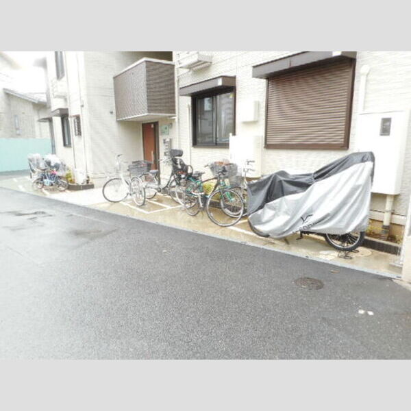 ルーチェ203号室 駐輪場