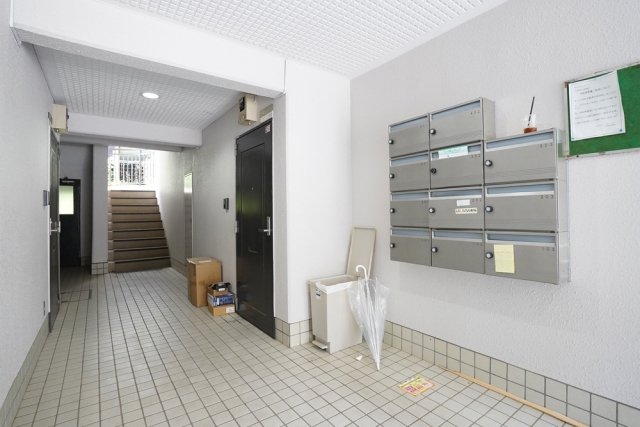 サンパレス201号室 エントランス