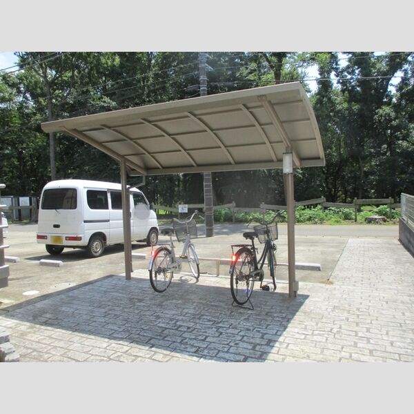 グリーンコート貝塚3号館 駐車場