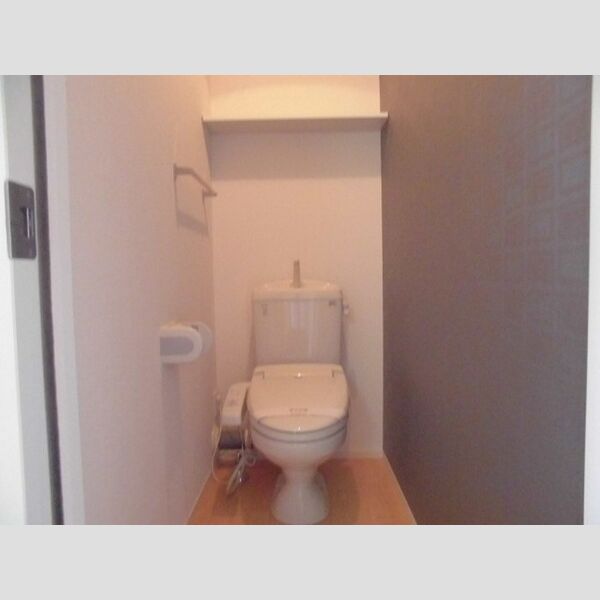 フローラルガーデン206号室 ■温水洗浄暖房便座機能付のトイレです■