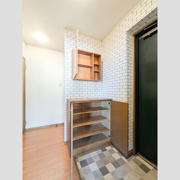 トリヴァンベール蓮根 玄関