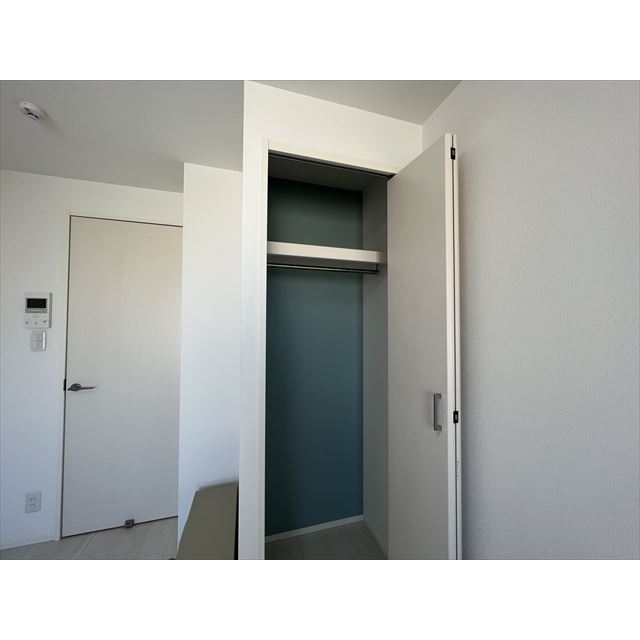 スマイラス新江古田302号室 青のクロスがかわいい収納