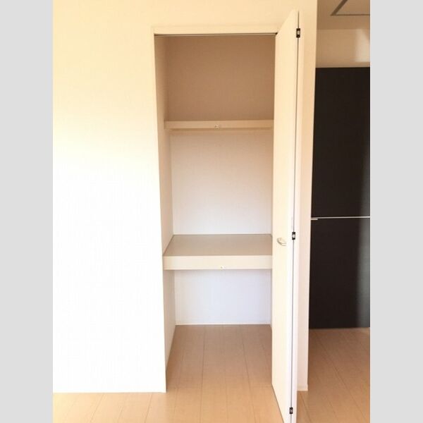 SAKURA Hills　D 物入  洋室(6.6帖)