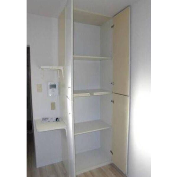 メゾン・ド・セヴェールNO.2 収納