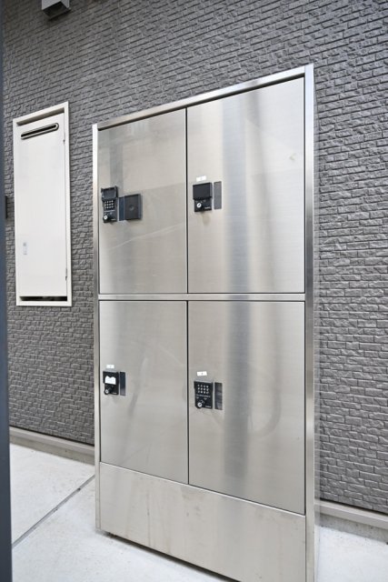 ロイド二子新地2階 宅配BOX