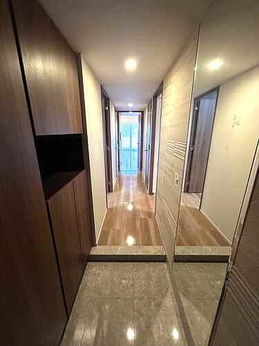 ＡＳＵＫＡＹＡＭＡ　ＲＥＳＩＤＥＮＣＥ3階 玄関