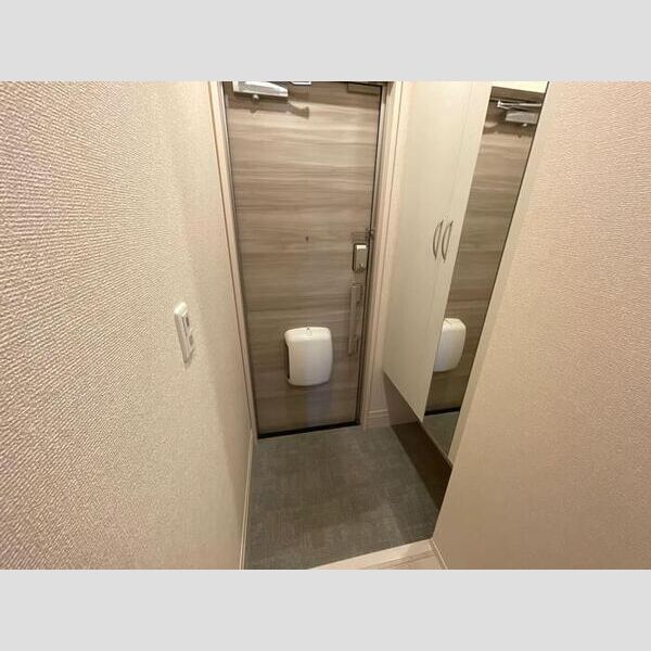 ジュネス前原103号室 玄関