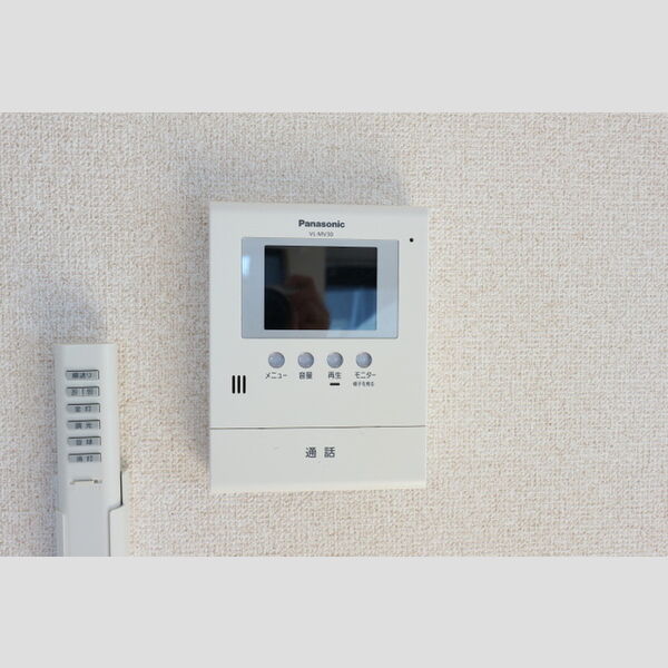 フラッツ・シゲ302号室 モニター付きインターホン