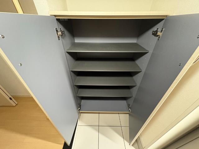 ルミエール 下駄箱