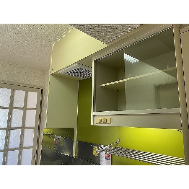 ハイタウン横浜東0406号室 キッチン戸棚